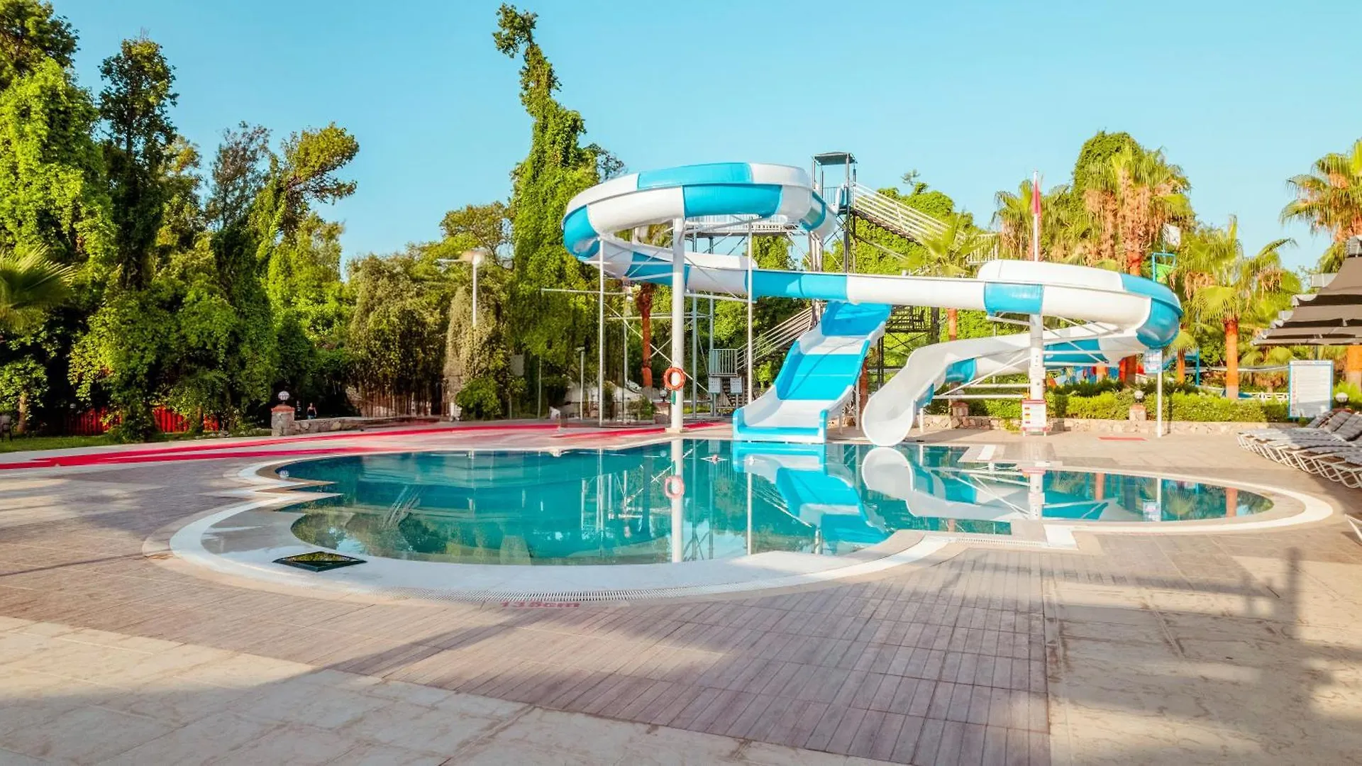 Lykia Botanika Beach Fun & Club Fethiye 4*,