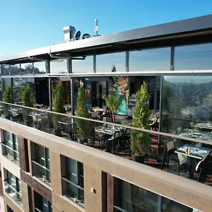 Hotel Fragments ****
