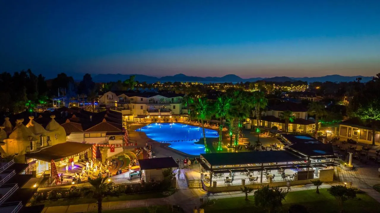 Lykia Botanika Beach Fun & Club Fethiye 4*,